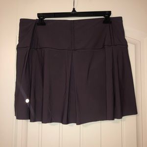 LULULEMON SKIRT - 10